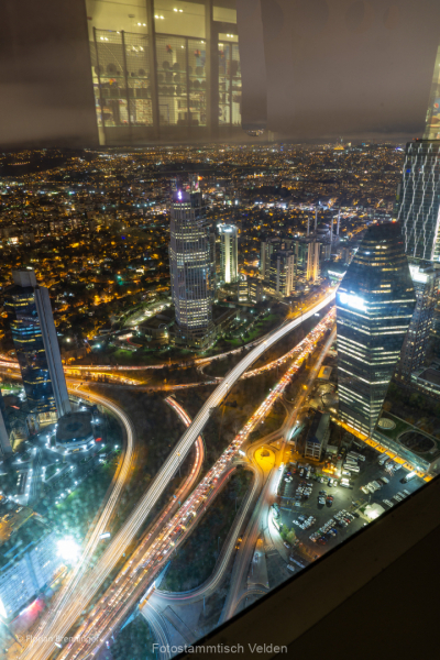 Skyline-durch-Glas